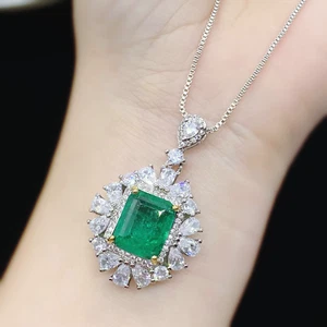 EMERALD GEM STONE LADIES STUNNING HALO NECKLACE 18K PLATINUM FILLED - Picture 1 of 8