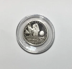 Marshall Islands 1994 $20 First Man on the Moon, Gem Proof in Capsule - Picture 1 of 2