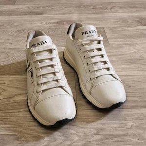 Zapatos Prada Mujer Calzature Donna Cuero Blanco Negro Logo Prada Milano Talla 8 - Imagen 1 de 17