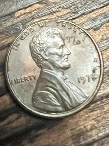 1974 Lincoln Memorial Cent - Picture 1 of 2