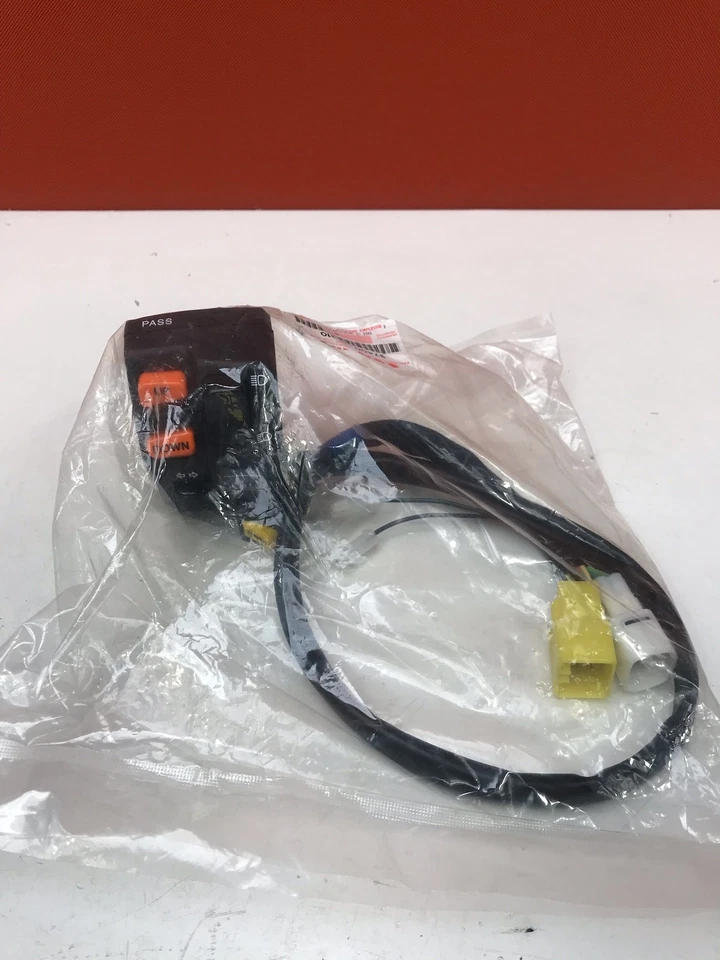 Commodo gauche gestion de l'éclairage pour SUZUKI BURGMAN 650 - Photo 1/2