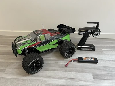 Jamara Akron Monstertruck Brushless 4WD 1:10 Lipo 2,4GHz Wheelybar Allradantrieb - Bild 1 von 4