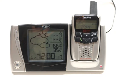 Oregon Scientific WRB308 NOAA Portable Public Alert Weather Radio Base Unit Only - Image 1 of 4