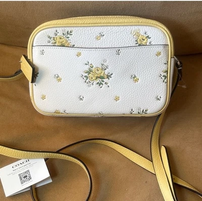蔻驰迷你 Jamie 相机包 斜挎包 带花卉印花 粉笔 CAQ38 全新无标签 — 第 1/4 张图片