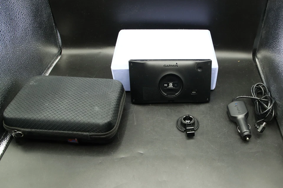 Garmin Drive 60LMT Touchscreen GPS, NOT WORKING FOR PARTS OR REPAIR - Image 1 of 4