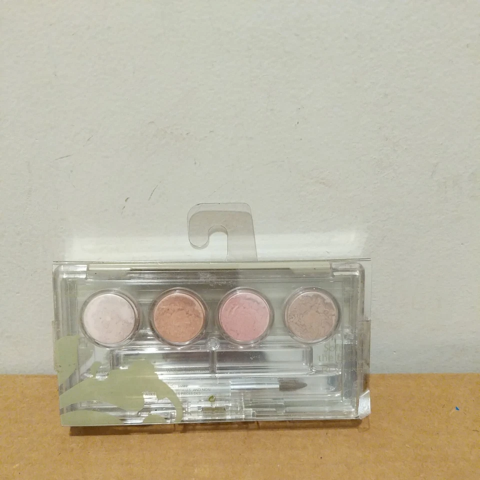 REVLON SOFT ON THE EYES SHEER LOOSE EYE SHADOW QUAD, WHISPER SWEET NEUTRALS 🆕 - Image 1 of 3