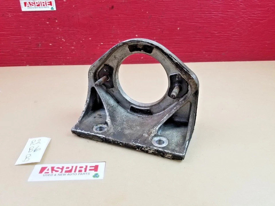 Soporte de montaje del motor Jaguar XJ12 1994 1995 1996 CCC2574 OEM Foto 1 de 4