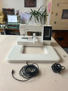 Janome Memory Craft 500E Embroidery Machine - Picture 1 of 7