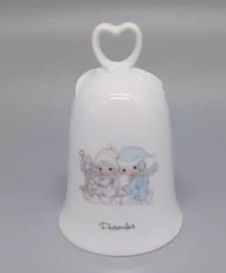Campana de diciembre de 1985 Precious Moments vintage Enesco excelente condición - Imagen 1 de 7