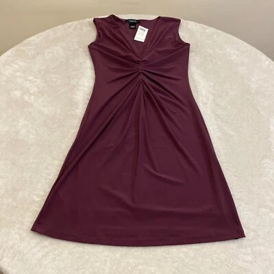 Novo com etiquetas Vestido Arden B. Feminino Roxo Plissado Decote V Profundo Ajuste Sem Mangas e Flare Pequeno - Imagem 1 de 4