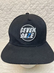 GORRA CAMIONERA SNAPBACK NEGRA - LOGOTIPO BORDADO SIETE ATURDIMIENTO CON ATURDIMIENTO EN LA PARTE POSTERIOR - Imagen 1 de 8