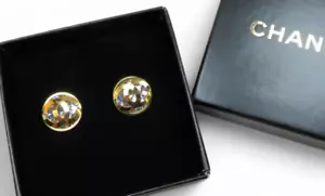 Earrings, promotional jewel of perfumer fancy Chanel - Picture 1 of 9