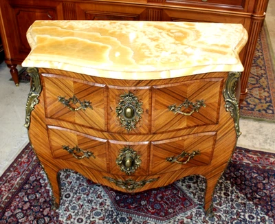Французский антикварный комод Louis XV с инкрустацией из оникса и мрамора | маленький комод - Изображение 1 из 4