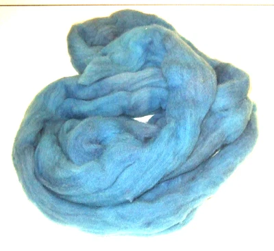 Soft Blue Needle Felting Spinning Wool Fiber Roving 4.3 oz. - NEW (#40) - Image 1 of 4