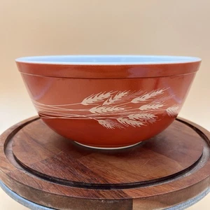 Vintage Pyrex 403 Autumn Harvest Wheat Pattern Mixing Bowl 2.5 Qt. USA - Picture 1 of 7