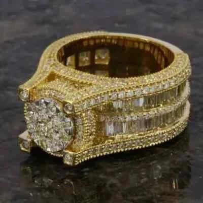 Anillo de banda de diamantes creados en laboratorio de corte redondo de 2 quilates enchapado en oro amarillo de 14 quilates para hombre  Foto 1 de 4