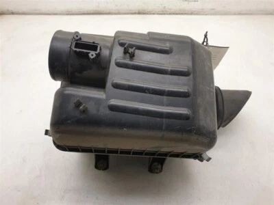 Limpiador de caja de aire Toyota Tundra y Sequoia 2005-2006 OEM Foto 1 de 4