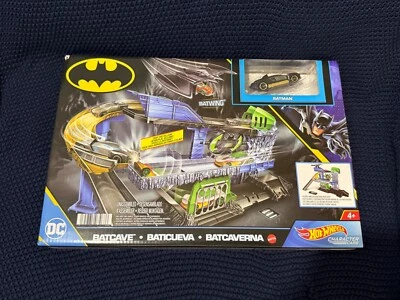 NUEVO: DC Batcave Mattel ​Hot Wheels -- Coche Personaje Batman Foto 1 de 4