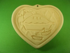 Vtg 1998 Pampered Chef Clay Cookie Mold WELCOME HOME HEART Family Heritage Coll - Picture 1 of 3