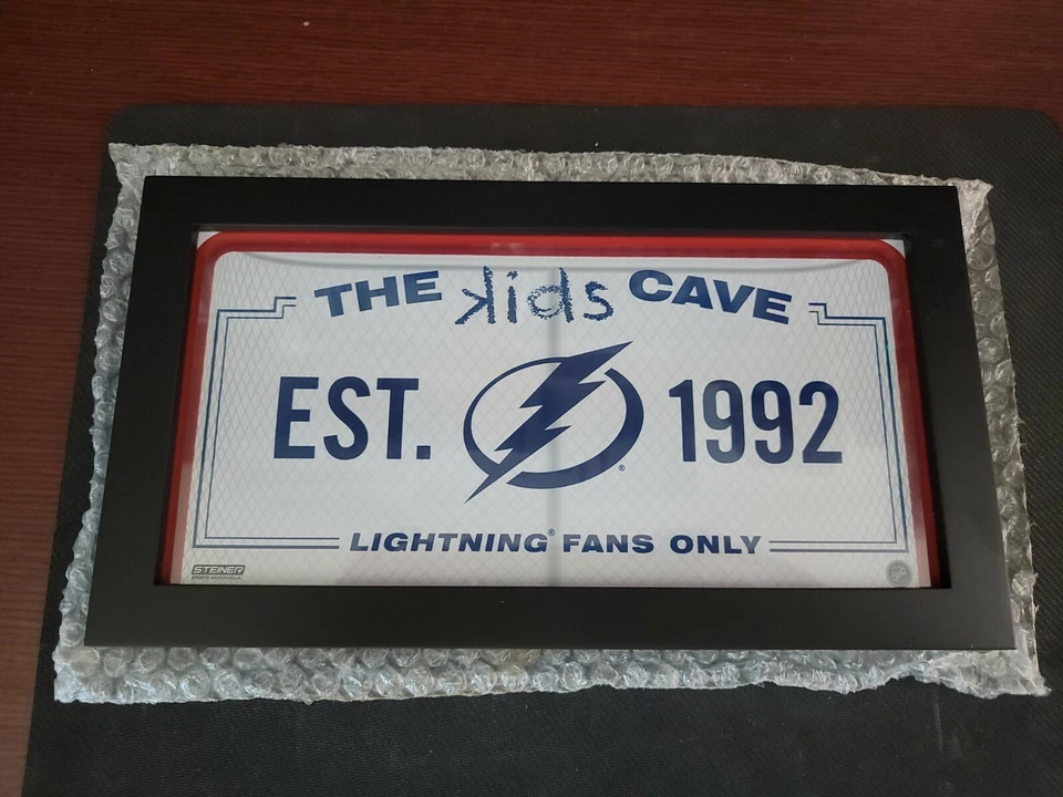 Letrero de cueva Steiner Sports NHL para niños Tampa Bay Lightning 6x12 Foto 1 de 2