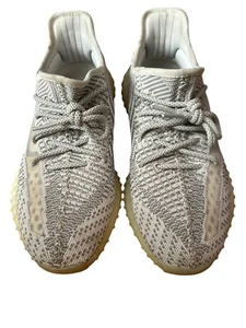 Size 8.5 - adidas Yeezy Boost 350 V2 Static Non-Reflective APE 779001 - Picture 1 of 7