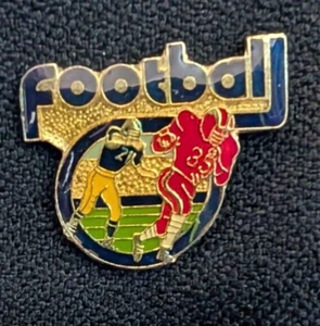 Vintage Emaille Fußball, Hutnadel Größe 1 "Zoll breit und 1" hoch. - Bild 1 von 1
