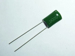 100 PIEZAS 100V 0,33nF 330pF 2A331J ±5% condensadores de película Mylar radiales - Imagen 1 de 1