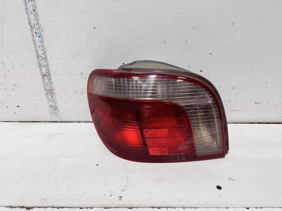Toyota Echo Left Tail Light NCP10 10/1999-09/2002 - image 1 of 3