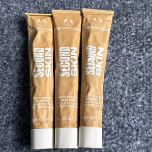 The Body Shop Second Skin Multi Tasking Skin Tint, 30ml, Medium 1W - Vegan - Picture 1 of 3