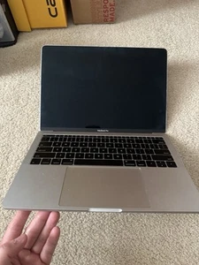 Apple MacBook Pro 13" 2017 No Touch Bar- For Parts Or Repair- No Power - Afbeelding 1 van 3