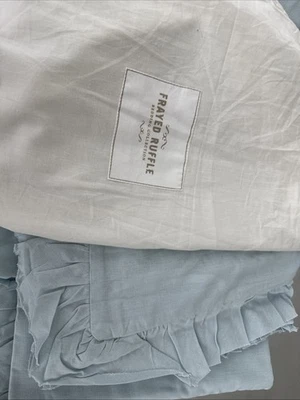 Restoration Hardware 婴儿和儿童亚麻棉磨边褶皱大号被套 — 第 1/4 张图片