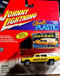 MOC Johnny Lightning Classic Plastic Haulin Hearse Funny Car Yellow & White - Picture 1 of 3