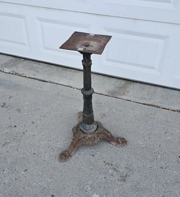 Antigua base de mesa de hierro fundido Haasbrock-Soporte de hierro fundido de protección especial Foto 1 de 4