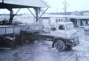 B/W PHOTO: BANBURY LEYLAND COMET 4 WHEEL RIGID - TBV 93? - Foto 1 di 1