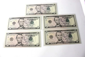 2013 | 5 dollar Bills Crisp Uncirculated Federal Reserve Notes Lot of 5 - Picture 1 of 5
