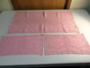 3pc Beautiful Vintage Crocheted Pink Floral Table Runner w/Matching Doilies - Picture 1 of 7