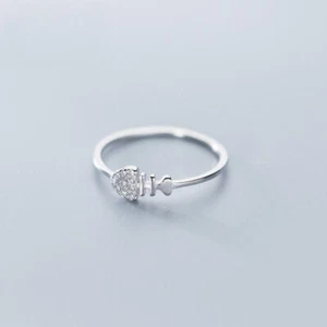 Anillo pequeño de plata esterlina 925 hueso de pez circonita cúbica delicada banda delgada A3444 - Imagen 1 de 3