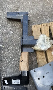 Trailer Hitch-Class III 2 In. Receiver Hitch Curt Manufacturing 13439 - Picture 1 of 1