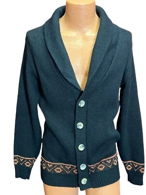 Cardigã Masculino MEDALLION BACK Tamanho P Antigo Anos 70 PRETO Suéter Roupa Esportiva Gola Xale - Imagem 1 de 4