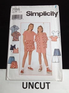 SIMPLICITY UNCUT Pattern 7555 Girls Size 7 8 10 Pullover Top Shirt Shorts Skort - Picture 1 of 8