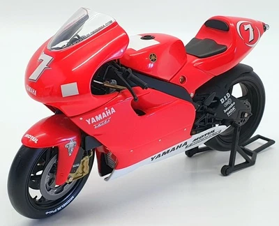 Minichamps escala 1/12 122 016307 - Yamaha YZR 500 Carlos Checa 2001 Foto 1 de 4