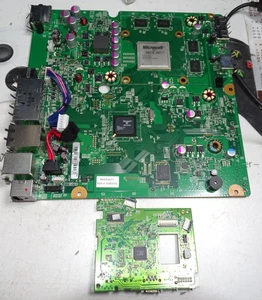 Xbox 360 S 1439 Slim MB^Trinty o Corona^DEBE SOLDAR cables-probado-bueno-LEER TODO - Imagen 1 de 12