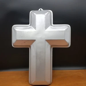 Vintage 1972 Wilton Cross Cake Pan 502-2592 Aluminum Mold 15.5x12x2 Korea - Picture 1 of 7