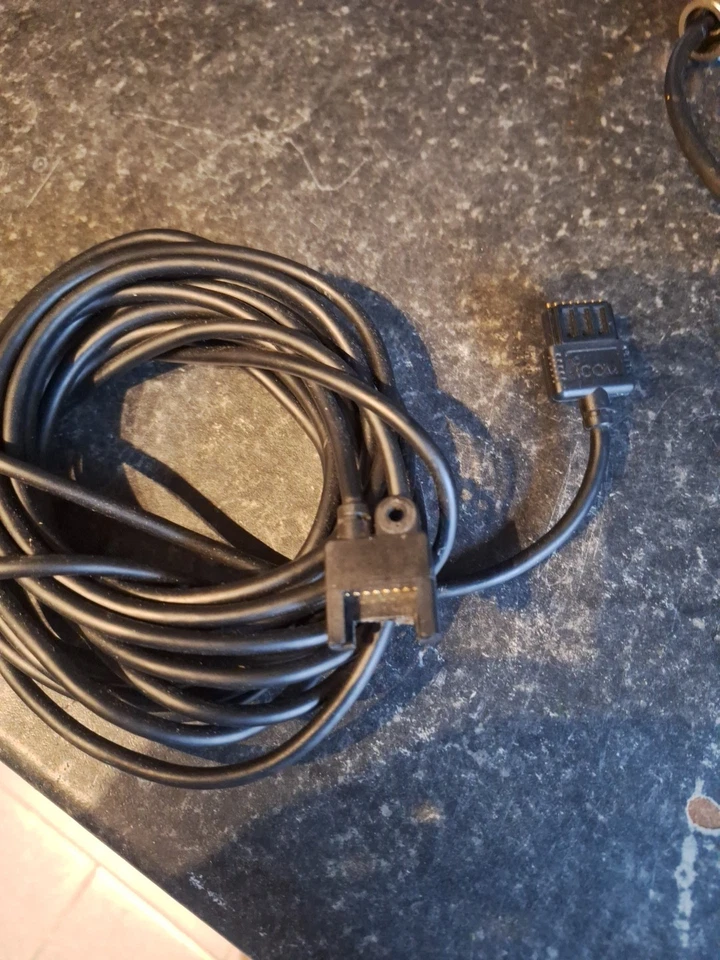 Cavo di separazione faccia off originale Icom 706 Mk1 Mk2 Mk2g. potrebbe adattarsi ad altre icom? - Immagine 1 di 4