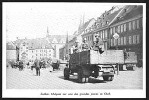 1938 -- TSCHECHIEN . TSCHECHISCHE SOLDATEN AUF EINEM PLATZ VON CHEB. 3Y547 - Bild 1 von 1