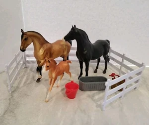 🐎 Breyer Freedom Series Spanish Mustang Family Horse Figure's - Picture 1 of 21