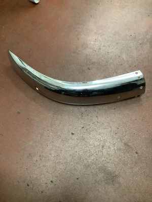 Parachoques trasero izquierdo Volvo PV544 Foto 1 de 4