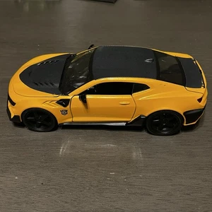 Bumblebee 2016 Chevrolet Camaro - 1:24 Transformers Hollywood Rides - JADA - Picture 1 of 19