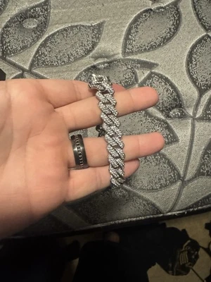 Pulsera de eslabones cubanos de lujo helada Foto 1 de 2
