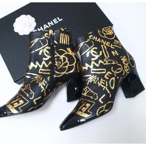 NWOB Chanel 2019 Paris-New York Graffiti Ankle Boots Booties Sz.40.5 - Picture 1 of 8
